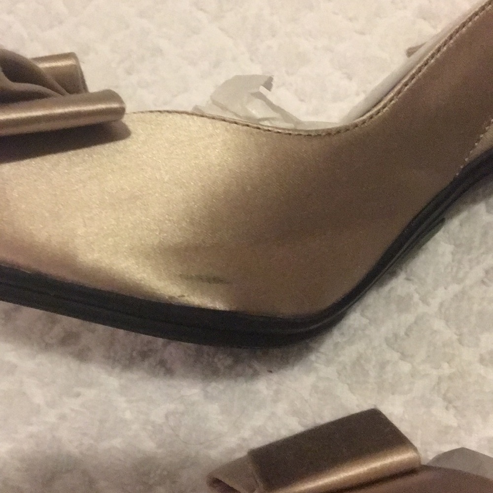 Shoes - Picture 5 of 7